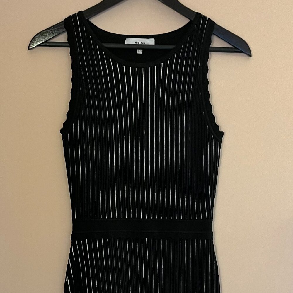 Reiss Form Fitting Navy Blue and White Dress | Size 4